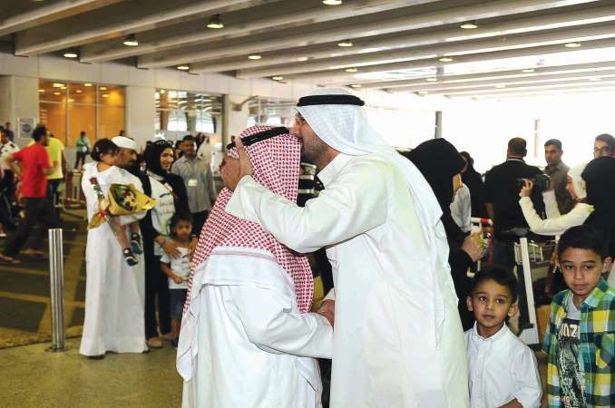 قبلة على راس الوالد ﻿