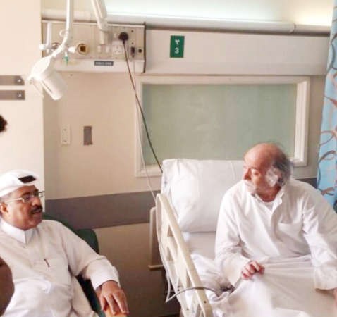 المخرج فالح فايز في زيارتة للفنان علي سلطان ﻿