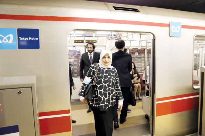 الوزيرة هند الصبيح تتفقد خطوط المترو في العاصمة اليابانية ﻿
