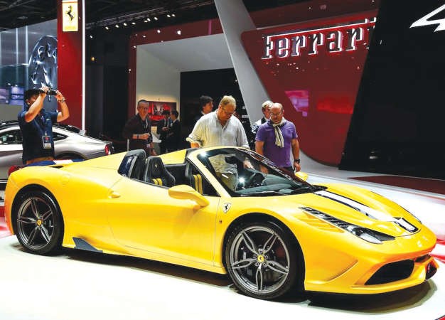 أجمل وأغرب السيارات في معرض باريس الدولي