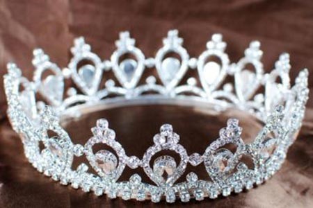 بالصور.. من الأجمل.. ملكة جمال لبنان أم ملكة الجمال العربي؟