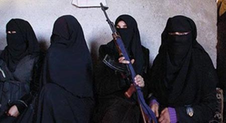 بالفيديو.. اعلامي يعرض اعترافات مجاهدة نكاح تونسية: 27 يوماً من الجنس مع 100 "داعشي" بعلم زوجي
