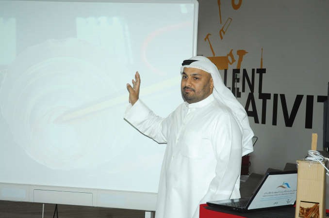 ماحمد الصالح يلقي محاضرة 