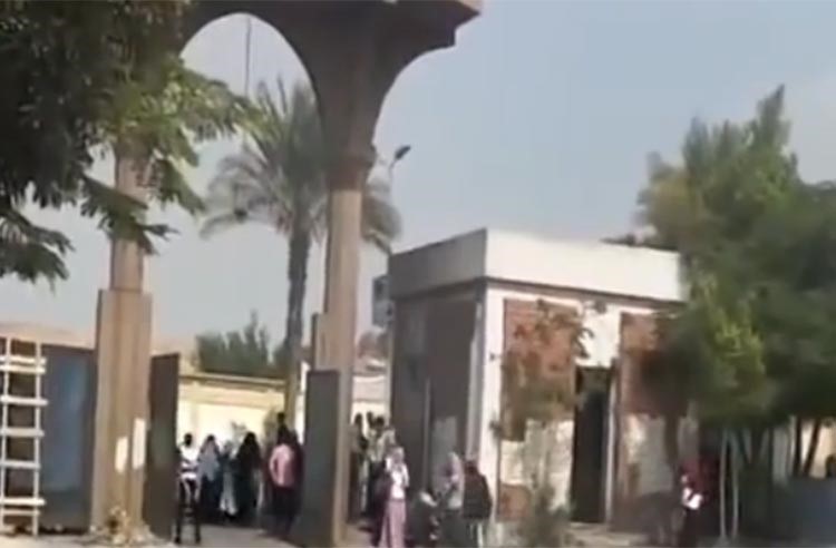 بالفيديو.. متصل ينفذ مقلباً في مذيع «الجزيرة» على الهواء