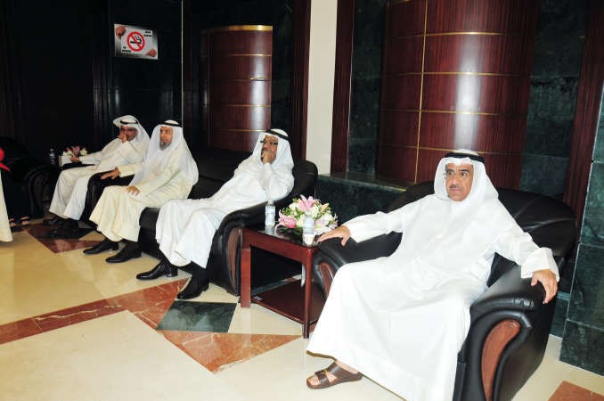 مبدر الوقيان وعدد من قياديي المؤسسة