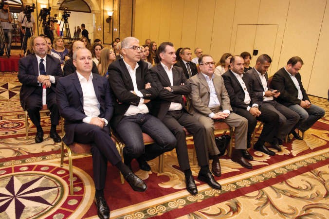 متابعة لفعاليات الندوة
