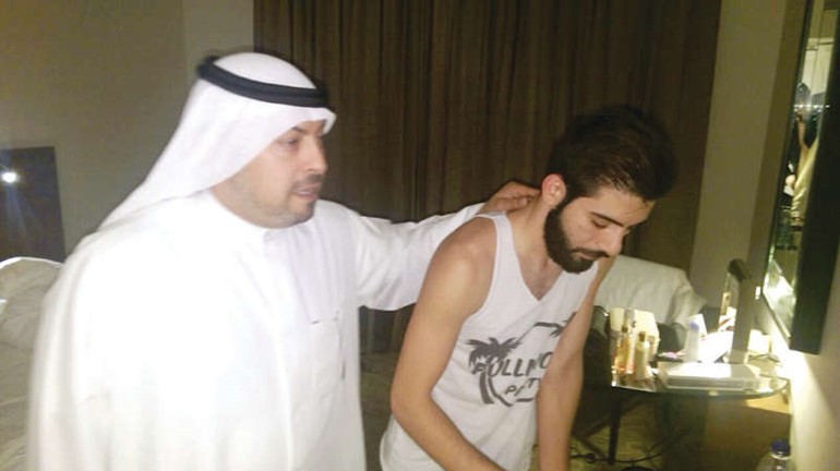 الشيخ د طلال الفهد يطمئن على اصابة عبدالعزيز السليمي