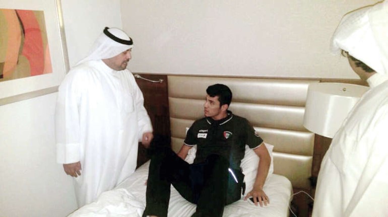  ويطمئن على سلطان العنزي