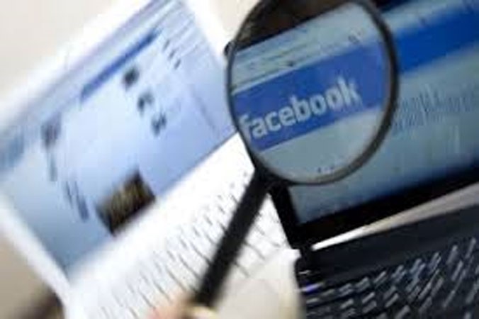 محكمة فرنسية تلزم أمًا بإغلاق حساب ابنتها القاصر على فايسبوك