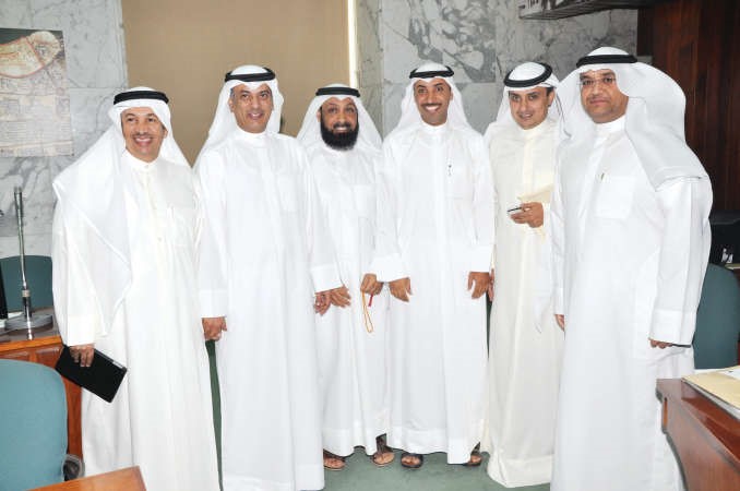 مشعل الجويسري وم احمد المنفوحيود منصور الخرينج ومانع العجمي ومهلهل الخالد ووليد الجاسم احمد علي