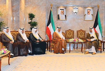 سمو رئيس الوزراء الشيخ جابر المبارك خلال استقباله صاحب السمو الملكي الامير سلطان بن سلمان والوفد المرافق له