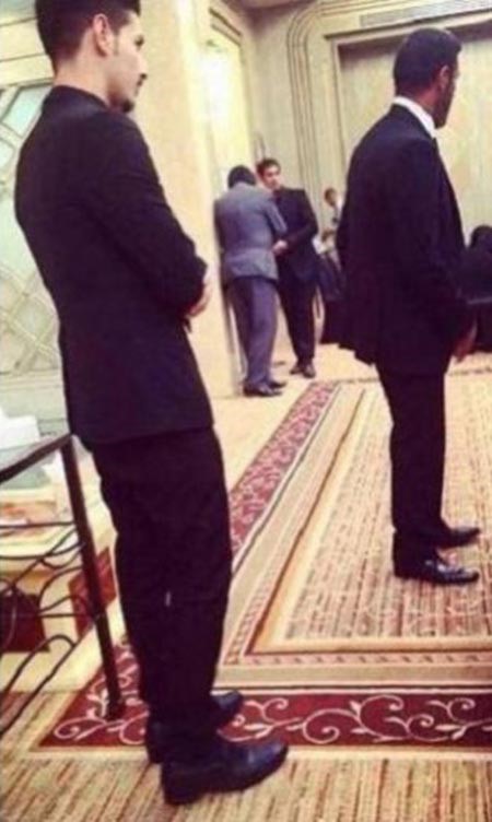 شاهد الصور الاولى لكاظم الساهر في عزاء شقيقه في "جميرا" بدبي