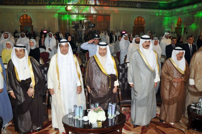 سمو رئيس مجلس الوزراء الشيخ جابر المبارك ونائب رئيس مجلس الامة مبارك الخرينج ووزير الداخلية الشيخ محمد الخالد في افتتاح المؤتمر