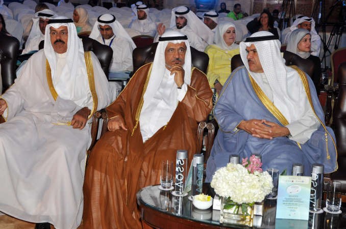 وزير الاعلام الشيخ سلمان الحمود واحمد الكليب والشيخ احمد النواف