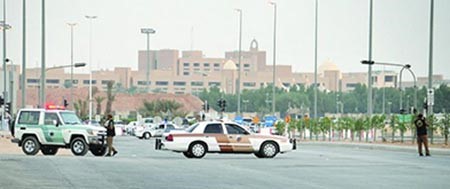 الجهات الامنية تطوق موقع الحادث