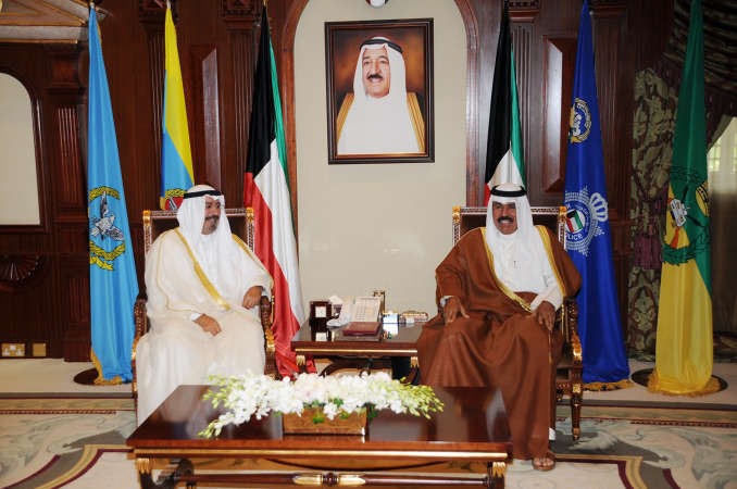 سمو ولي العهد الشيخ نواف الاحمد مستقبلا الشيخ د محمد الصباح