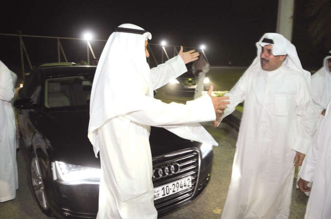 فواز خالد المرزوق مستقبلا الشيخ حمد جابر العلي