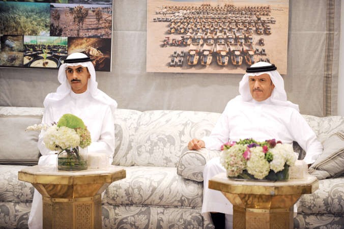 صاحب السمو الملكي الامير سلطان بن سلمان والشيخ ثامر جابر الاحمد