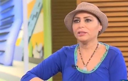 بالفيديو.. زهرة الخرجي تبكي على الهواء: ماله داعي التجريح وانا متقربة لرب العالمين اكثر من وحدة تعرف نفسها