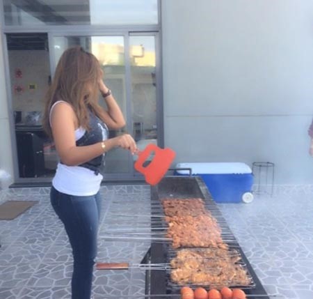 بالفيديو والصور.. شذى حسون بـ"الجت سكي" على شواطئ الكويت.. وتنظم حفل "شواء" في الجليعة