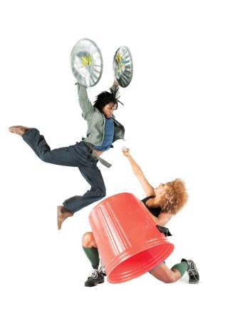 فريق «STOMP» يقدم عروضه 22 الجاري ولمدة أربعة أيام في صالة التزلج