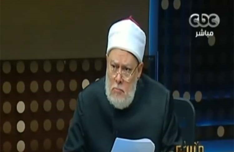 بالفيديو.. علي جمعة: يجوز تكبير ثدي المرأة بعمليات التجميل اذا كانت الفتاة معقدة من صغره