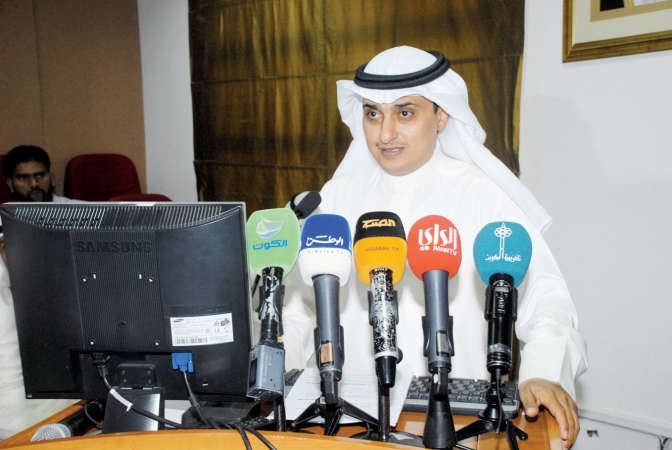 م احمد المنفوحي متحدثا خلال المؤتمر الصحافي 