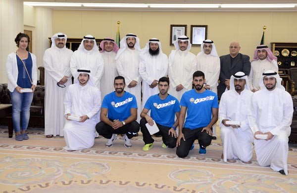 الرئيس الغانم خلال استقباله الوفد المشارك بدورة الالعاب الاسيوية السابعة عشرة في انشيون بجمهورية كوريا الجنوبية بحضور د احمد بن مطيع