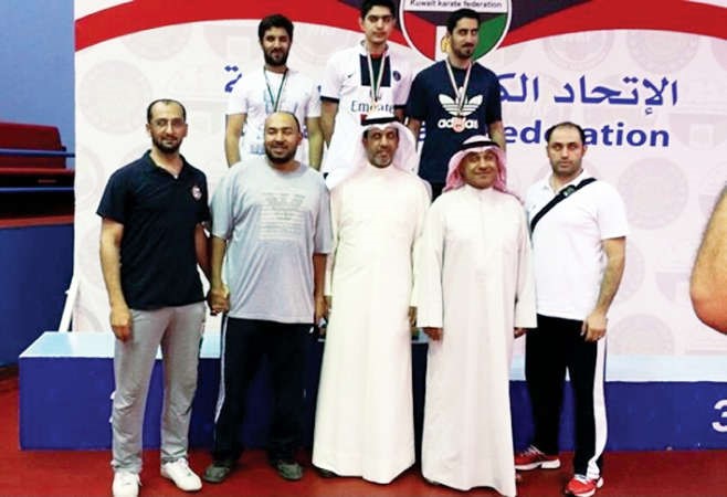 لاعب برقان مشعل شاهر على منصة التتويج ﻿