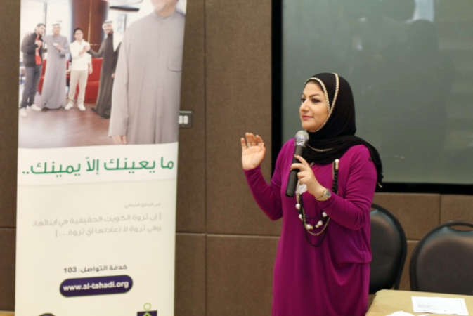 فواطم بوحمد متحدثة للطلبة
