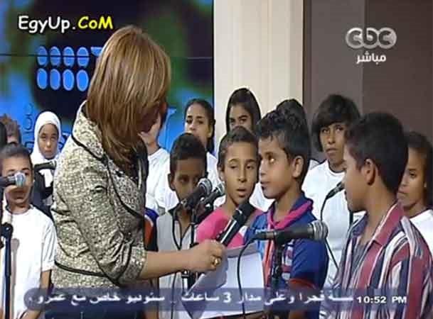 بالفيديو.. طفل يُبكي لميس الحديدي على الهواء