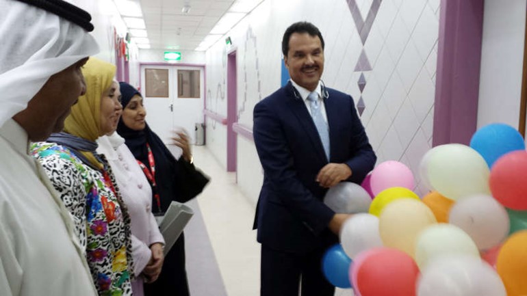 د جمال الحربي خلال افتتاح احدى العيادات﻿