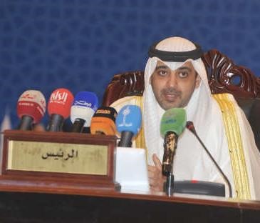 الشيخ محمد العبدالله متحدثا خلال الاجتماع