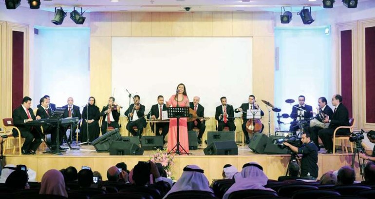 هادية التونسية امتعت الحضور باجمل الاغاني الوطنية المصرية
