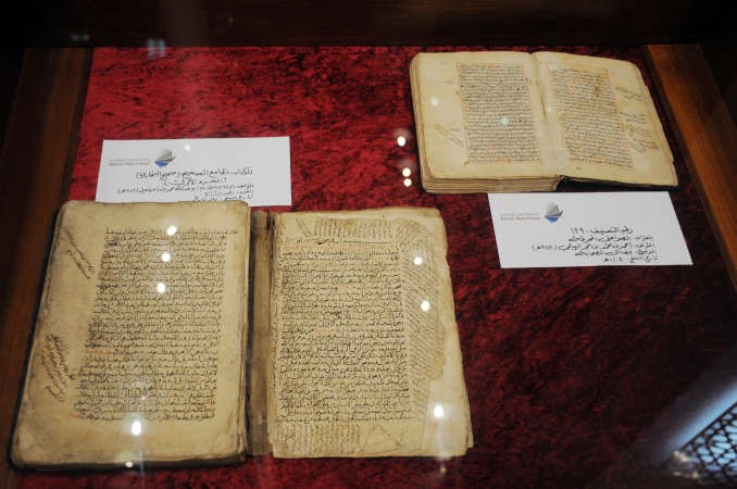 كتاب ومخطوطات قديمة ﻿