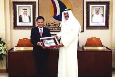الفريق اول م الشيخ احمد النواف خلال استقباله السفير الفيتنامي نغوين هونغ ثاو 