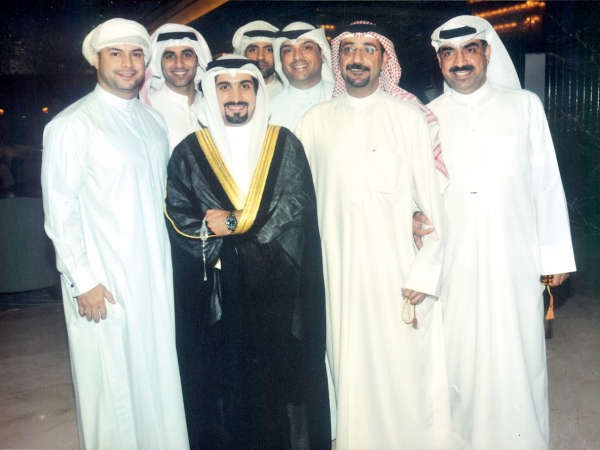 المعرس مع ابناء خالاته﻿