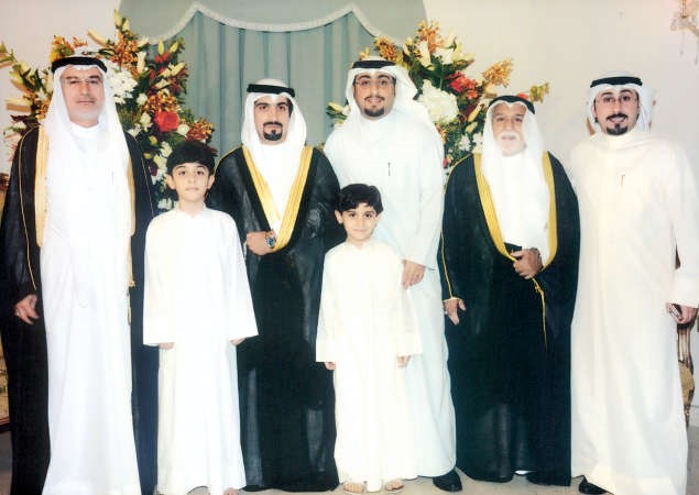 محمود جوهر حيات ومحمد جوهر حيات وولداه علي وعبدالمحسن يباركون﻿