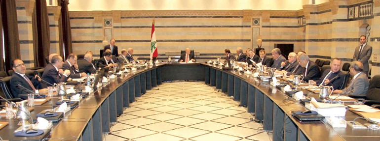 رئيس الحكومة تمام سلام مترئسا جلسة مجلس الوزراء في السراي امس الاول محمود الطويل