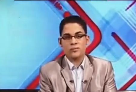 بالفيديو.. مذيع ليبي يبكي وينهي برنامجه بعد حديث سيدة ليبية عن اغتصاب طفلة صغيرة
