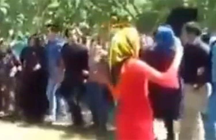 فيديو مأساوي.. كردي يطلق النار على صديقه من «رشاش» أثناء رقصهما بحفل زواج