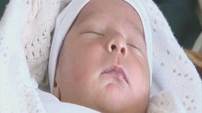 بالفيديو.. عائلة كردية هاربة من كوباني تسمي مولودها "أوباما"