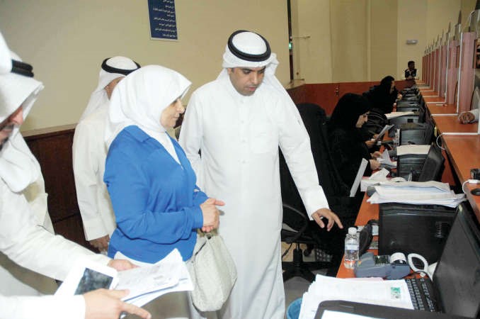 الصبيح تتفقد الية العمل بالادارة﻿