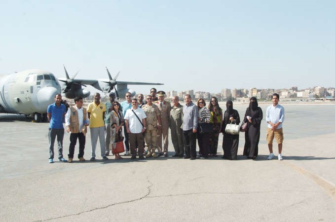 الوفد لدى عودته الى البلاد