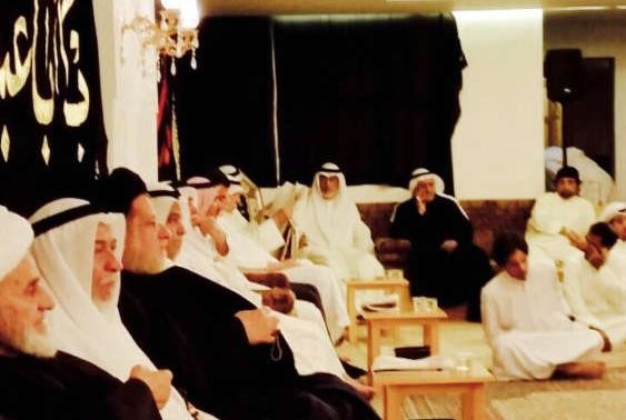 السيد محمد المهري متوسطا المعزين 