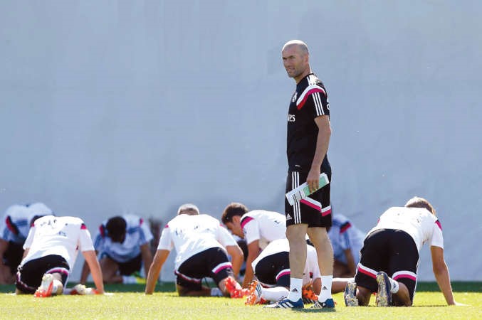 إيقاف زيدان لمدة 3 أشهر.. وريـال مدريد يستأنف