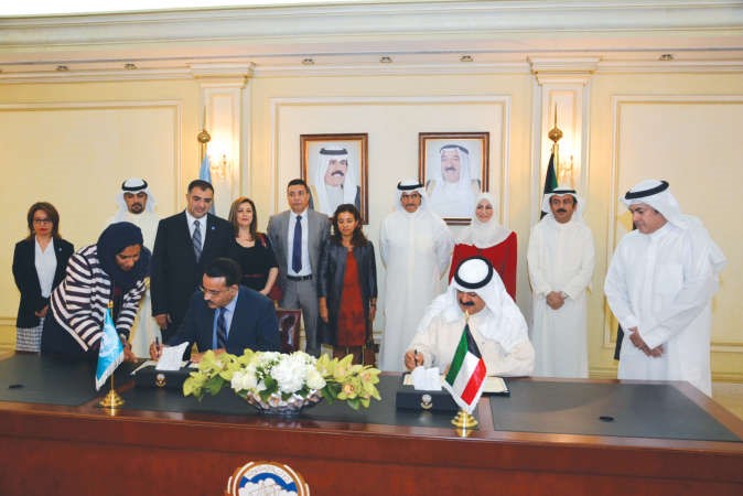 خالد الجارالله خلال توقيع اتفاقية مذكرة التفاهم مع مبشر شيخ