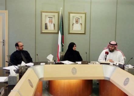 ايمان الشمري خلال الاجتماع