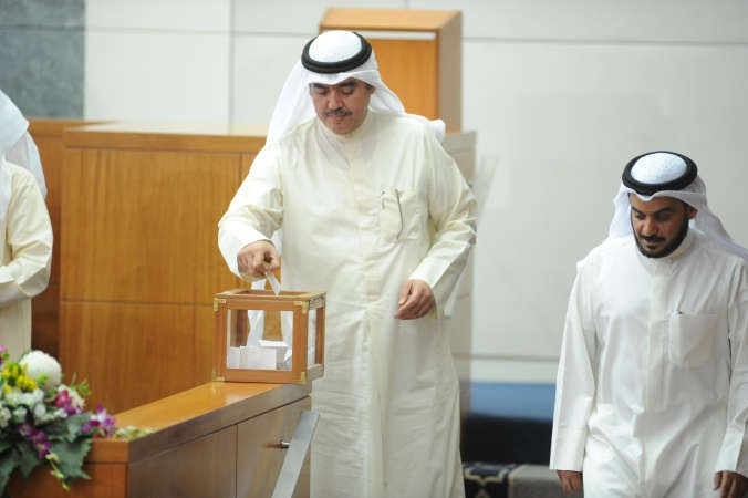 محمد البراك يدلي بصوته