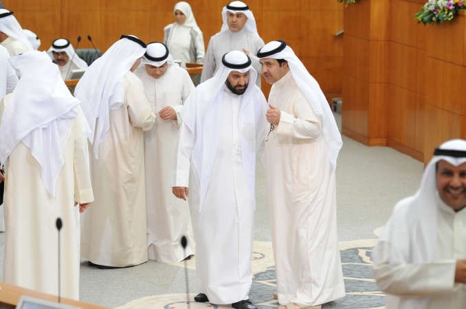 حديث جانبي بين سلطان اللغيصم ود علي العمير وخليل الصالح والشيخ خالد الجراح